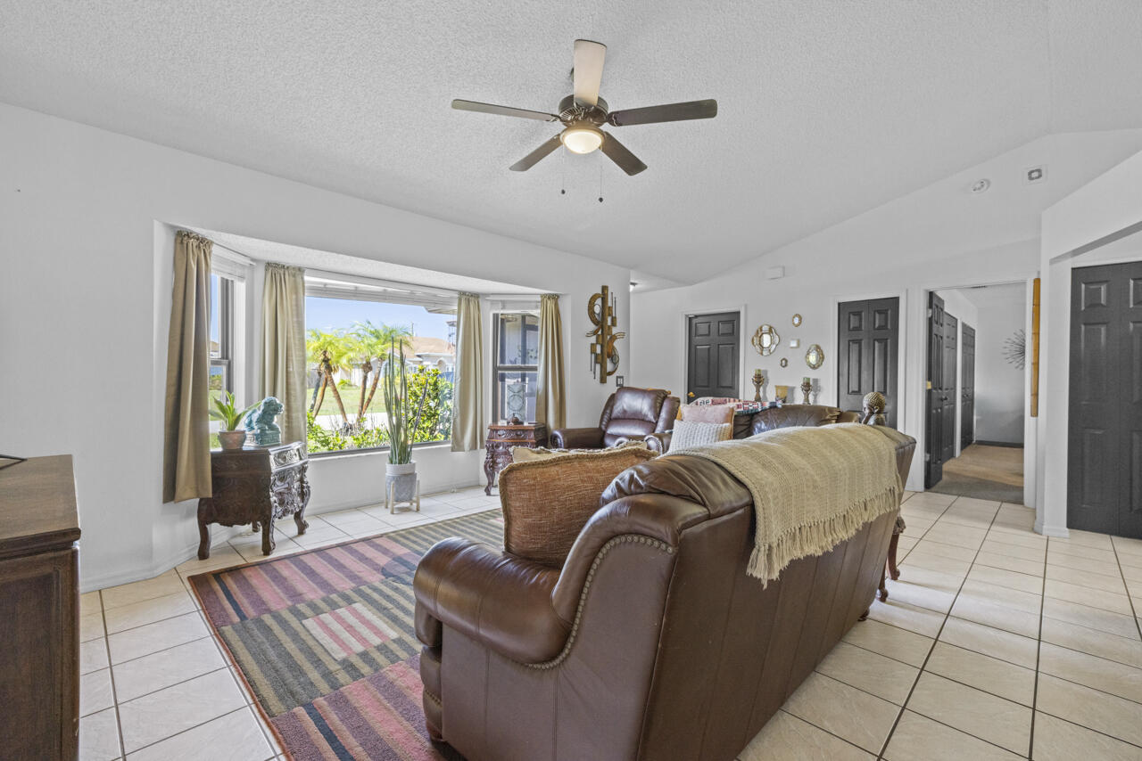 PORT ST LUCIE SECTION 33 - Residential