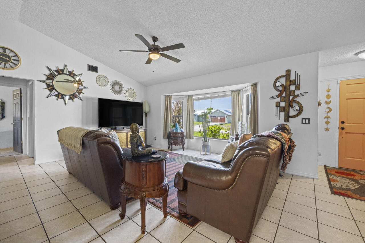 PORT ST LUCIE SECTION 33 - Residential