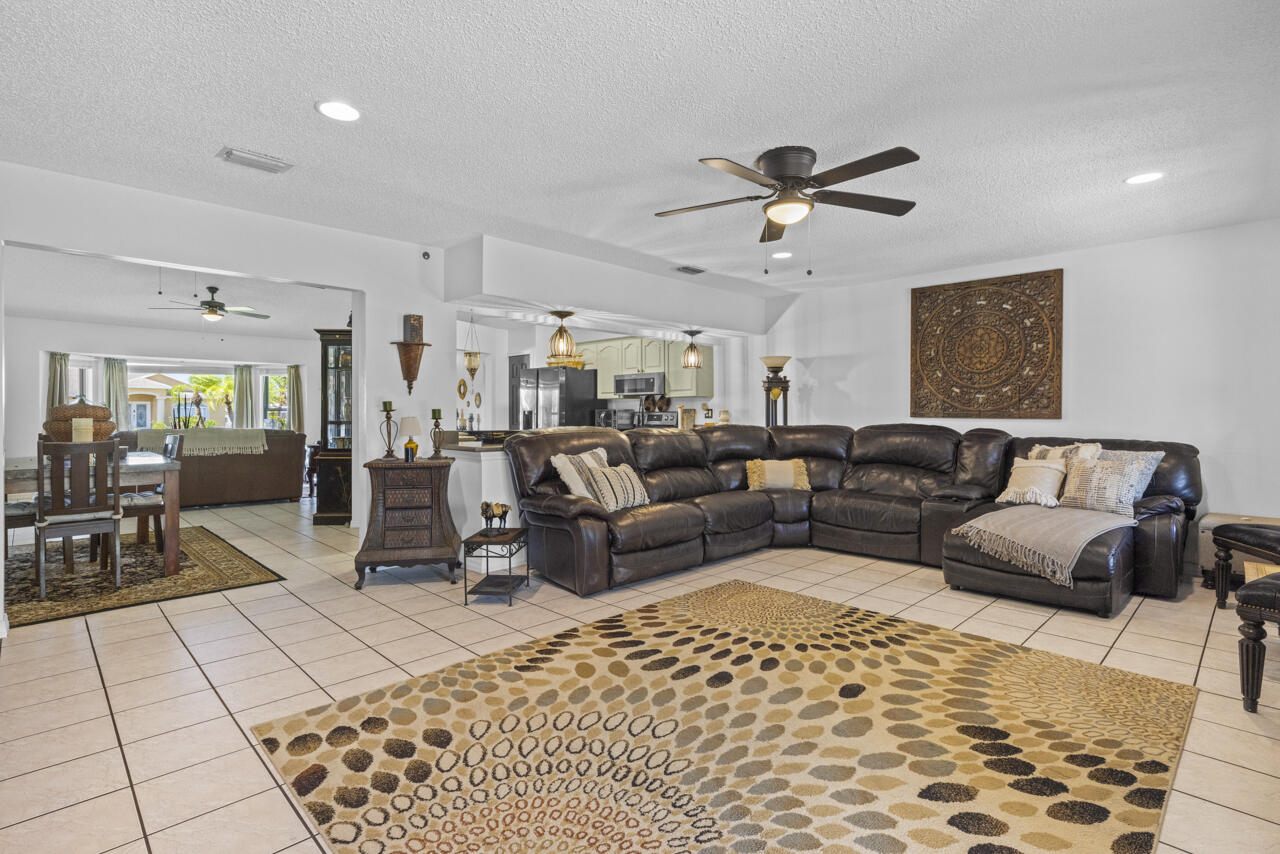 PORT ST LUCIE SECTION 33 - Residential