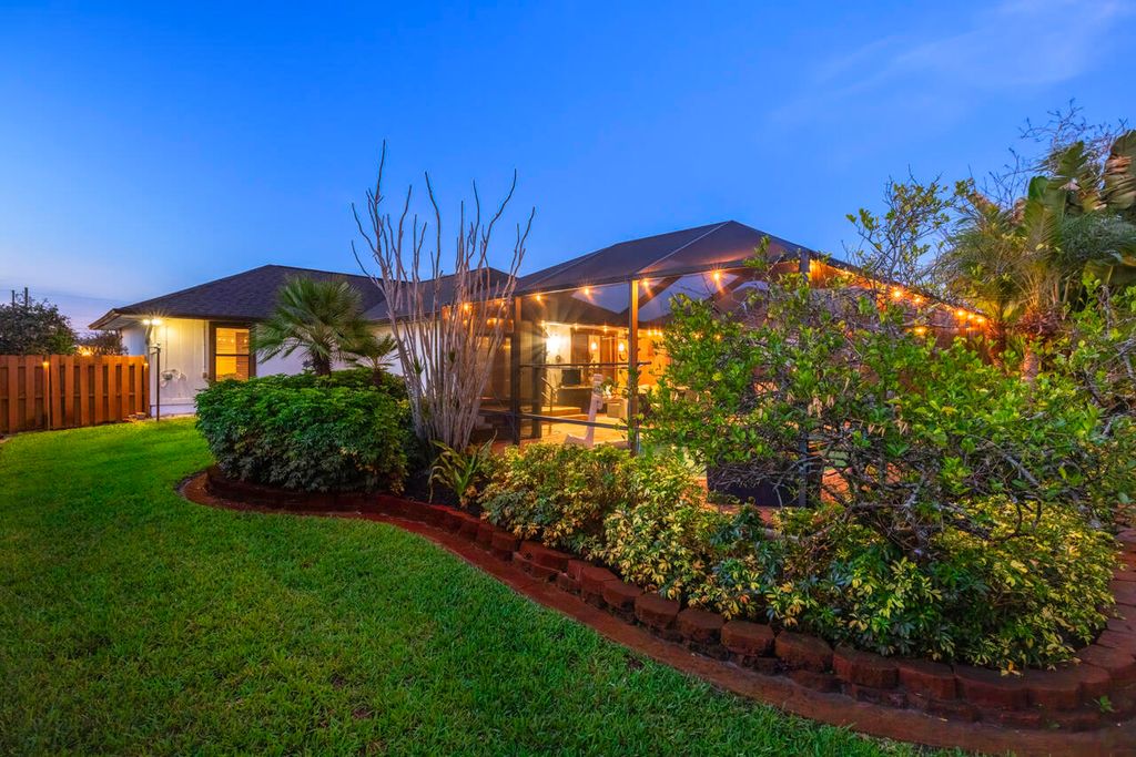 Photo of 686 SW Hoffenberg Avenue, Port Saint Lucie, FL 34953 (MLS # B26026972)
