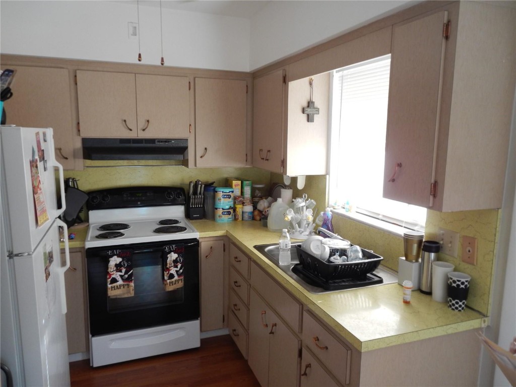 HOLLYWOOD HILLS WEST - Residential