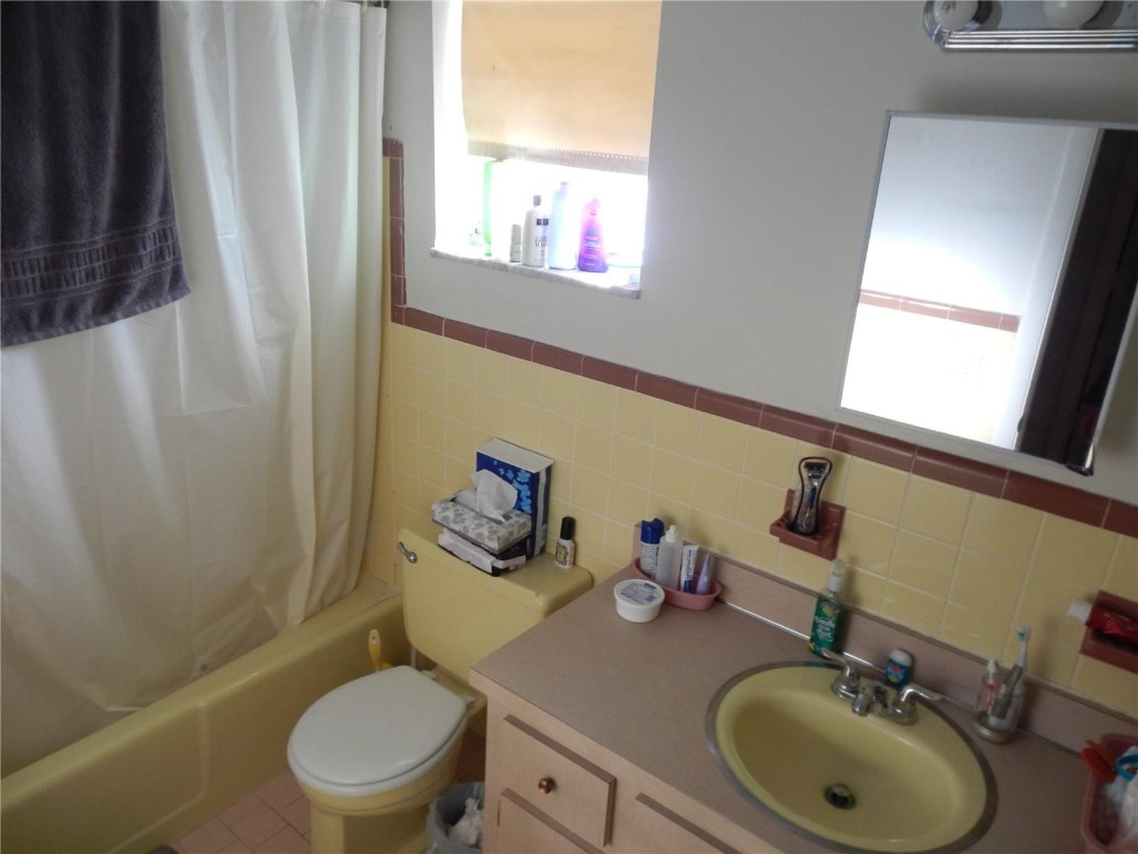 HOLLYWOOD HILLS WEST - Residential