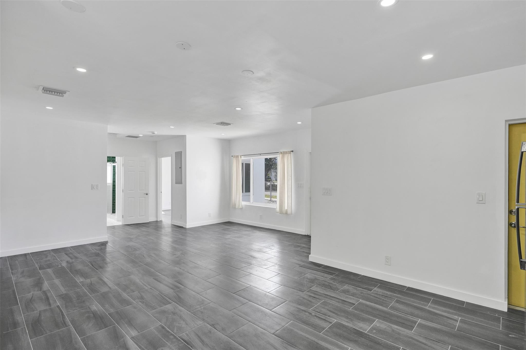 Croissant Park 4-28 B - Residential