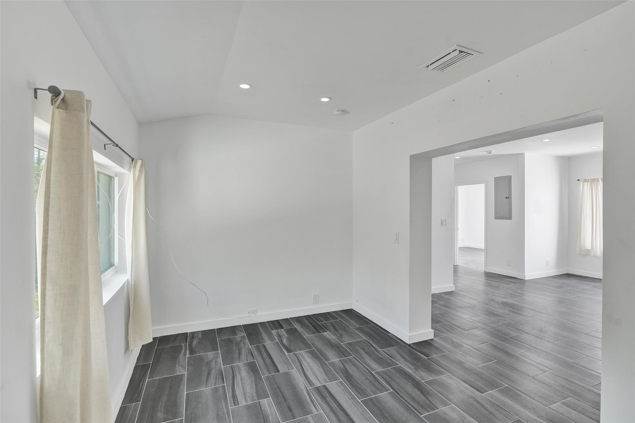 Croissant Park 4-28 B - Residential