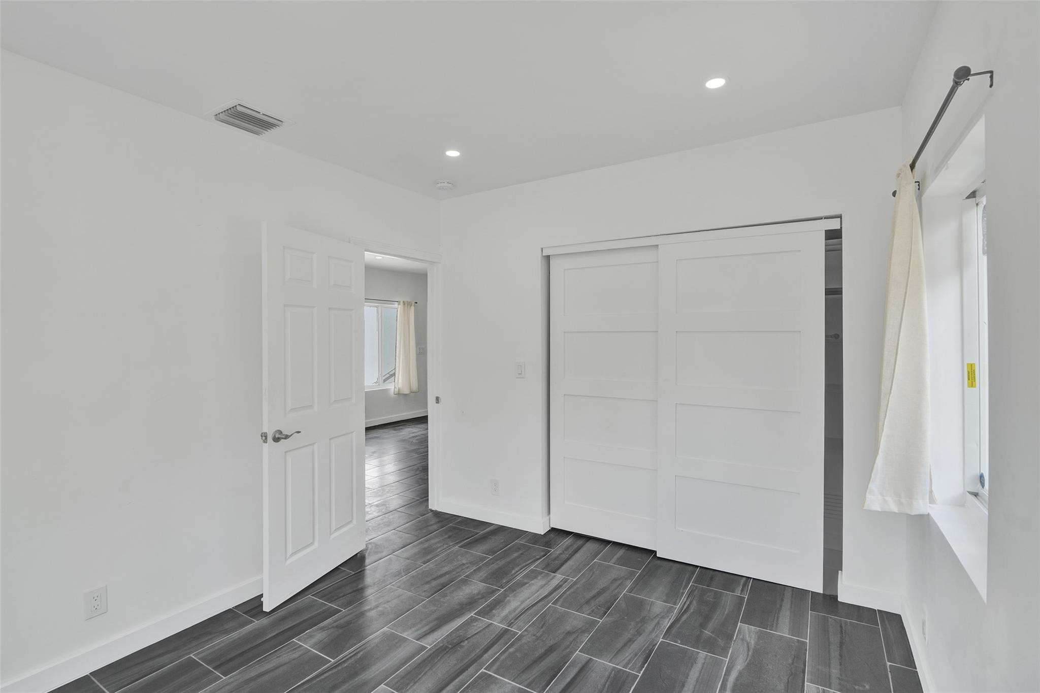 Croissant Park 4-28 B - Residential