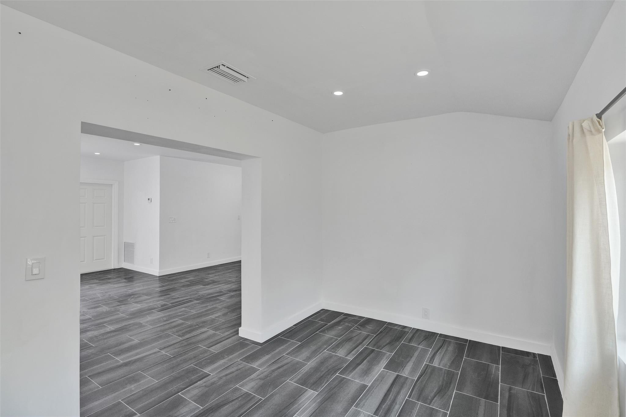 Croissant Park 4-28 B - Residential
