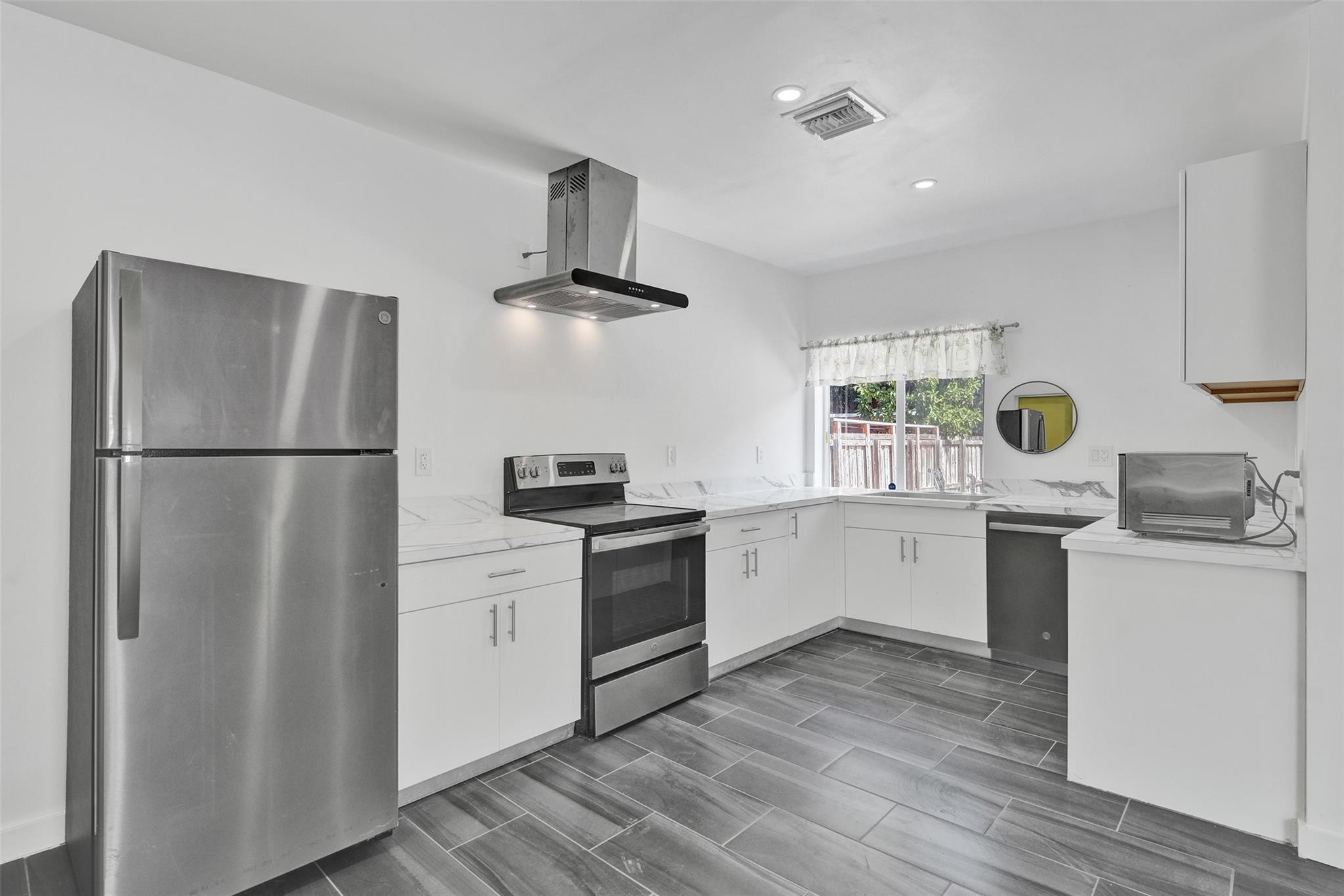 Croissant Park 4-28 B - Residential