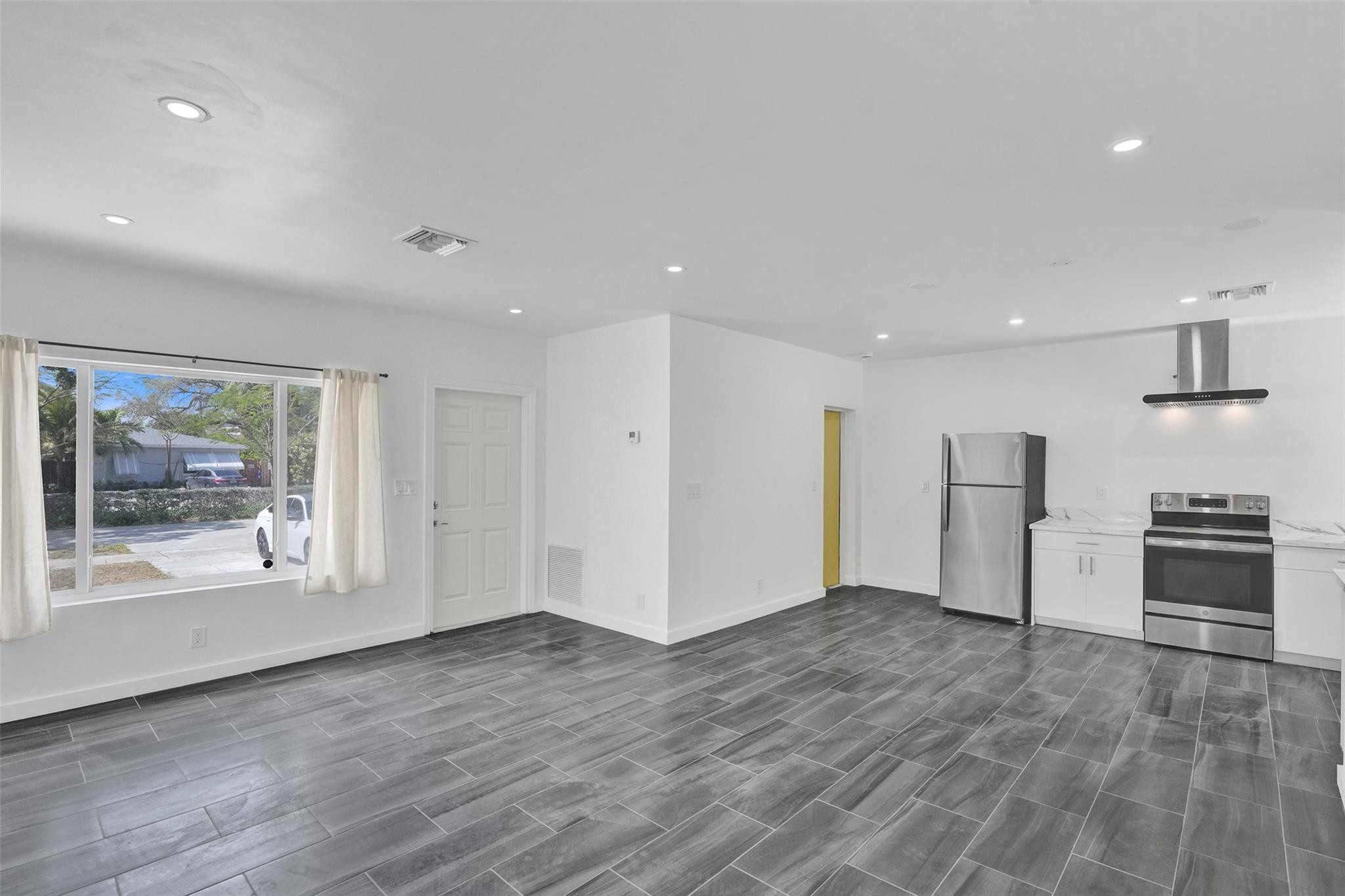Croissant Park 4-28 B - Residential