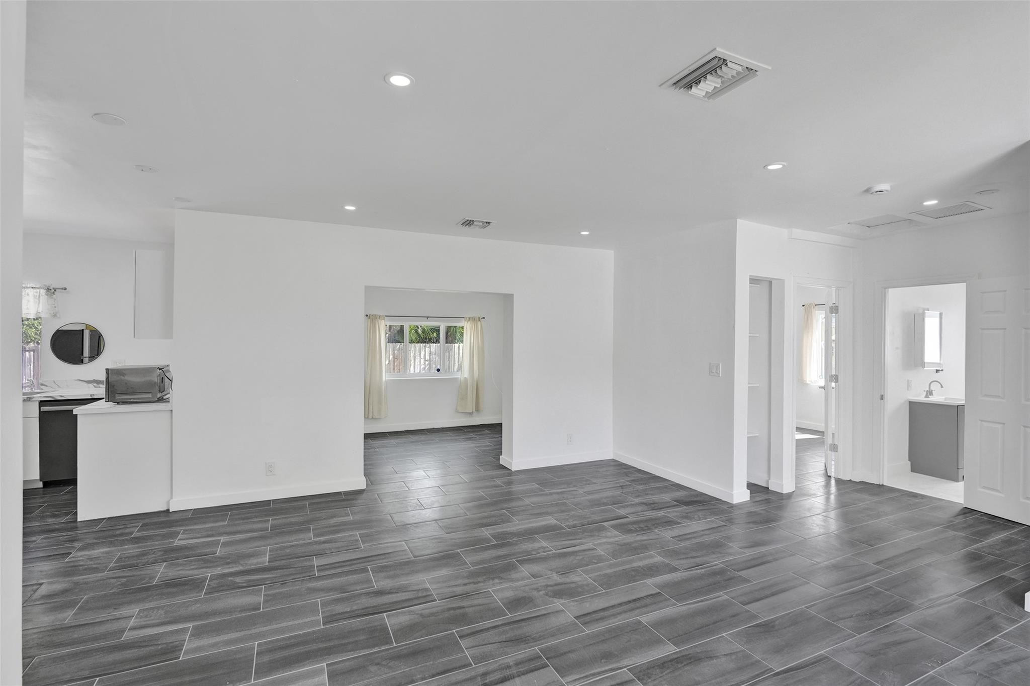 Croissant Park 4-28 B - Residential