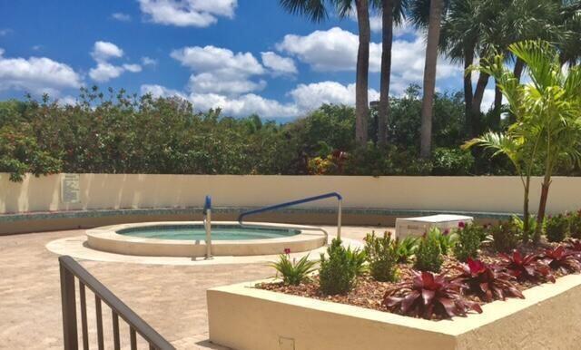 BOCA DELRAY I-III CONDO S FILED IN OR3857P483,4 - Residential