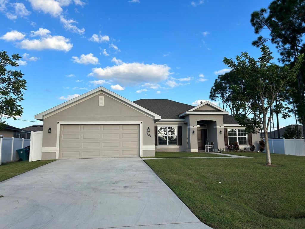 Photo of 1207 SW Byron Street, Port St Lucie, FL 34983 (MLS # R10927771)