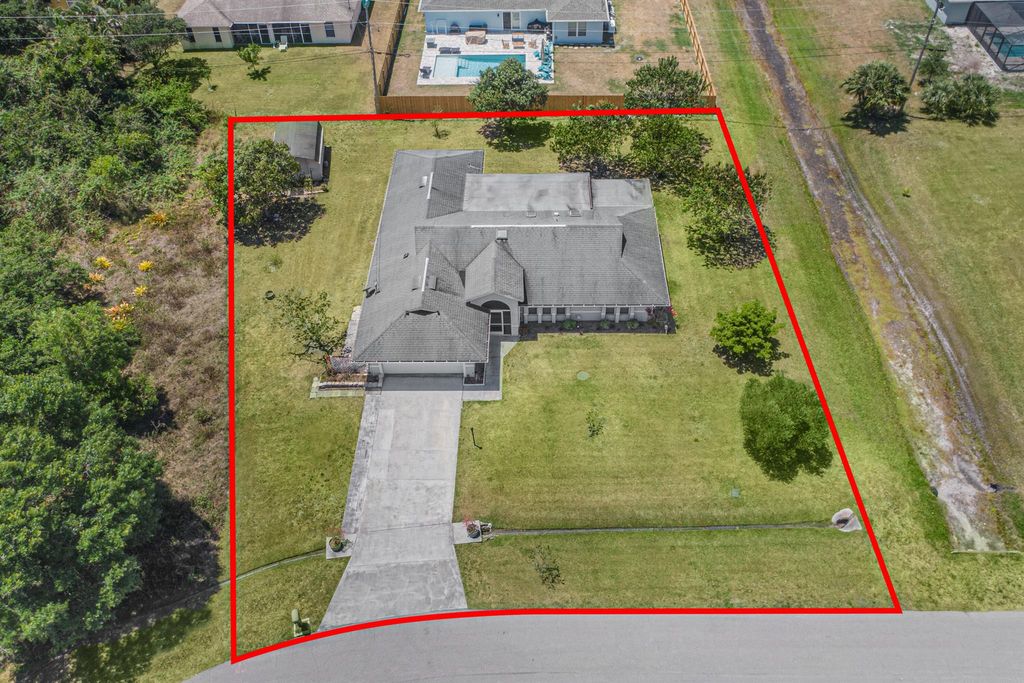 Photo of 1950 SE Lavina Circle, Port Saint Lucie, FL 34952 (MLS # R10981788)