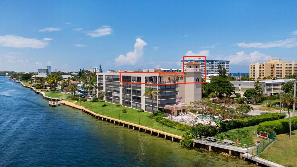 Photo of 985 SE 19th Avenue #Ph1, Deerfield Beach, FL 33441 (MLS # R10984348)