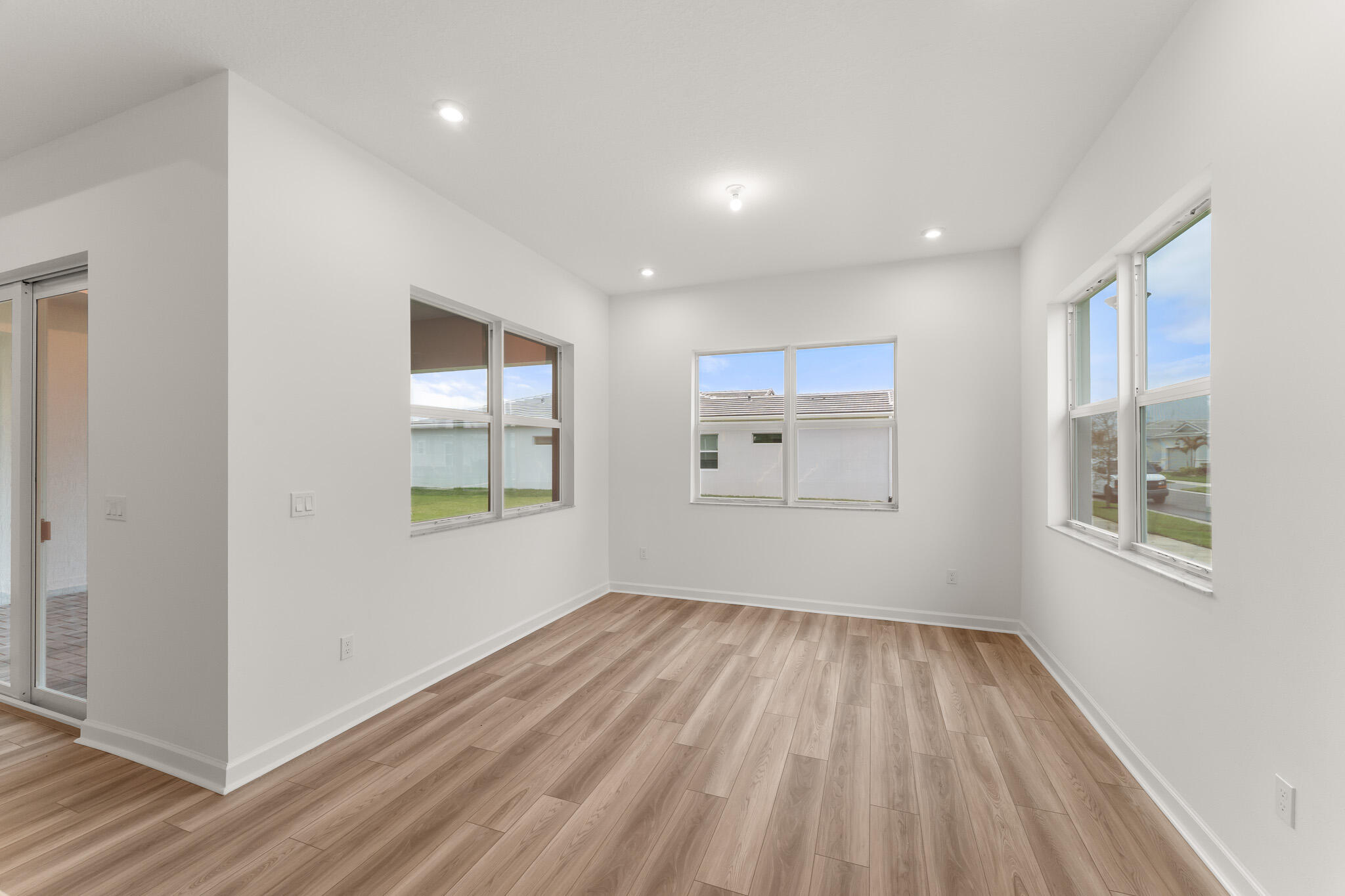 TELARO AT SOUTHERN GROVE PHASE 2 AND 3 - Residential