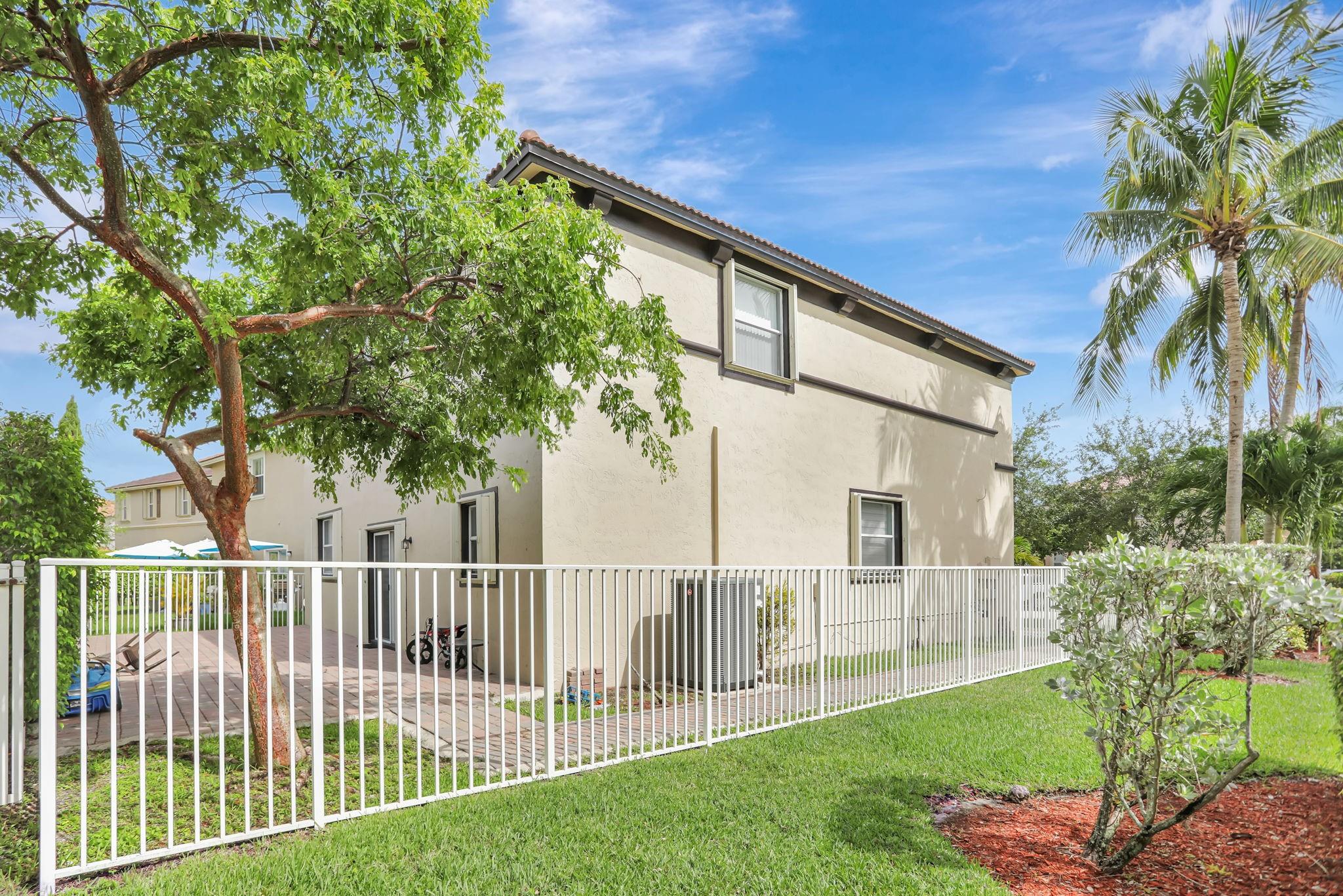 LAKEVIEW WEST - Residential Lease