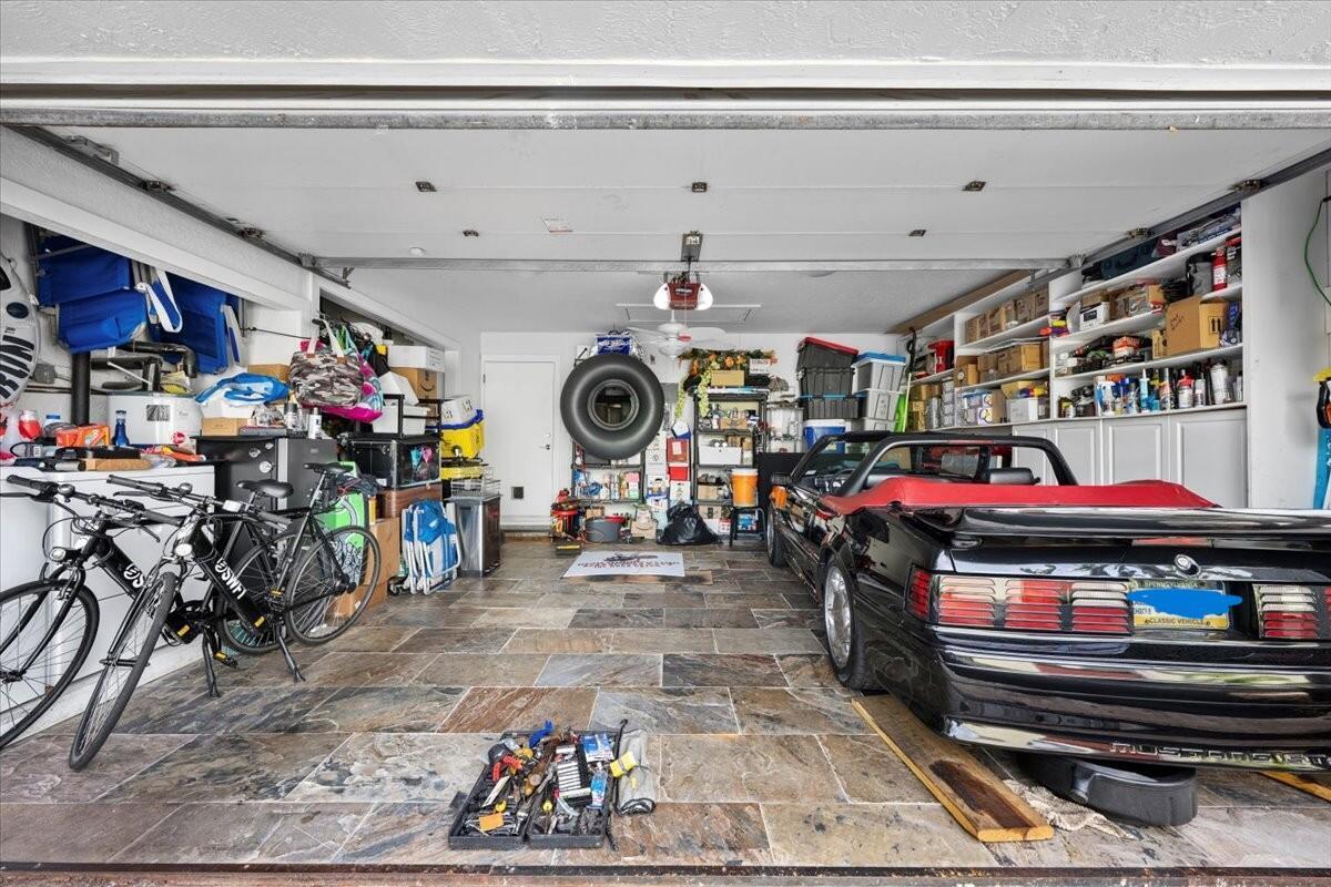 VILLAS OF MONTEREY AT IND - Residential