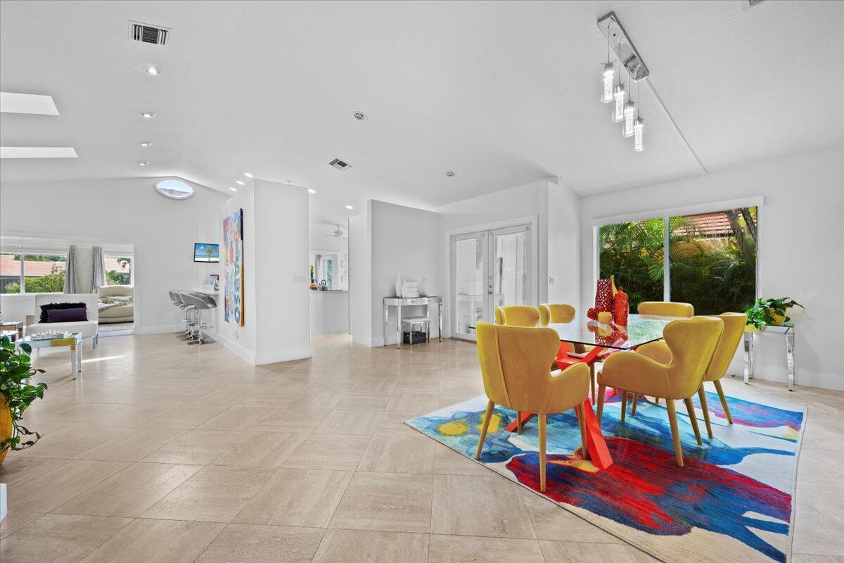 VILLAS OF MONTEREY AT IND - Residential