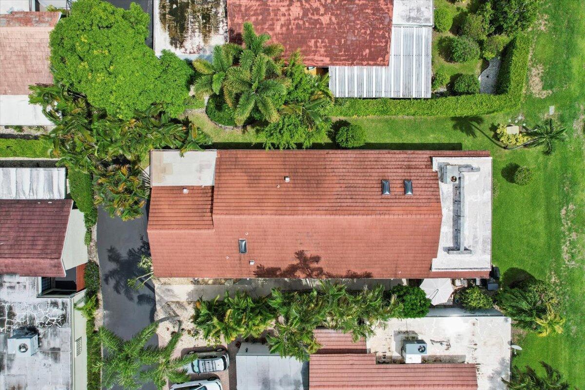 VILLAS OF MONTEREY AT IND - Residential