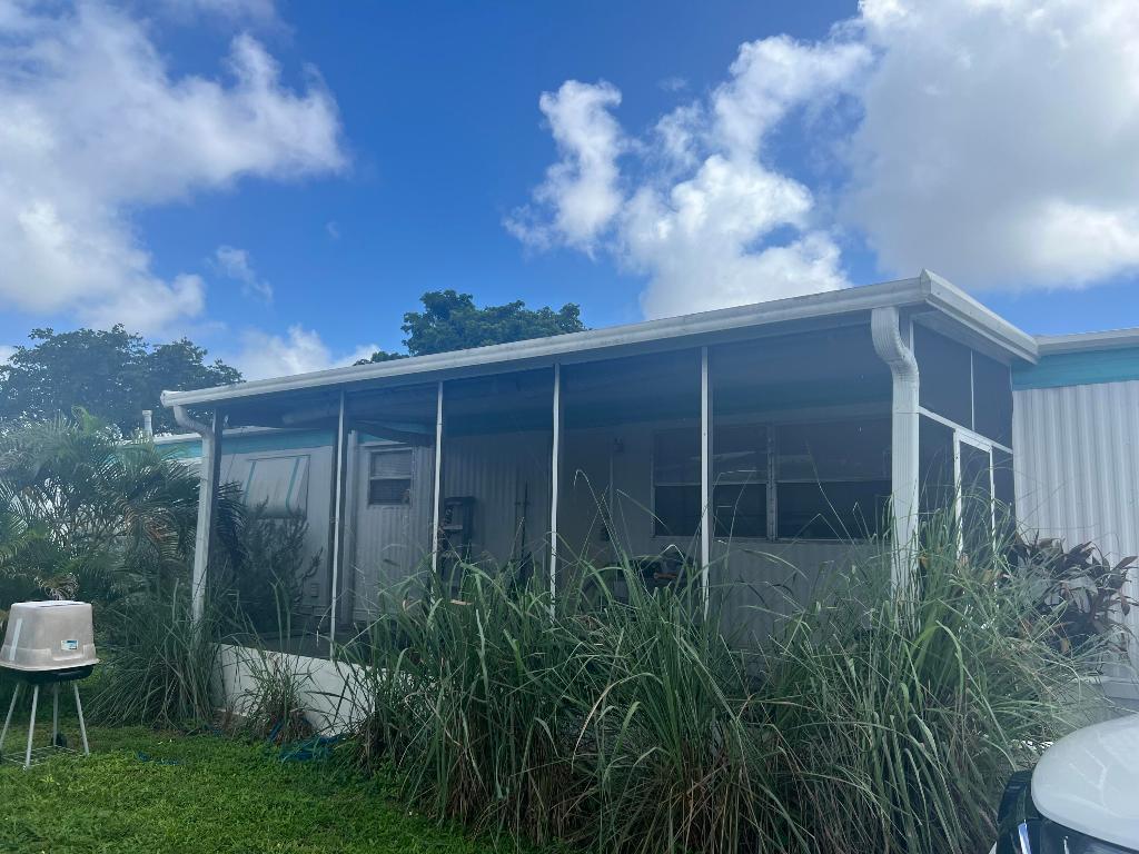 COUNTRY KNOLLS - Residential