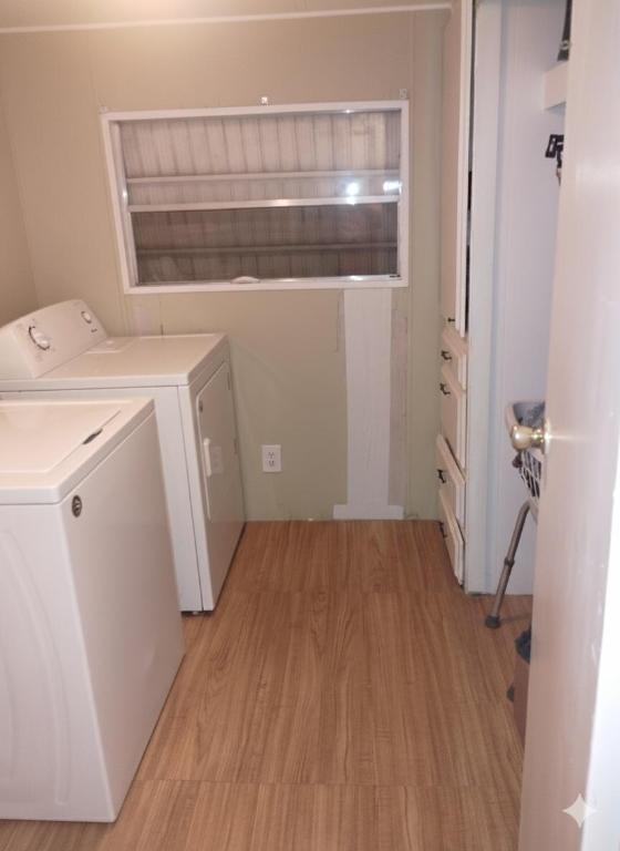 COUNTRY KNOLLS - Residential