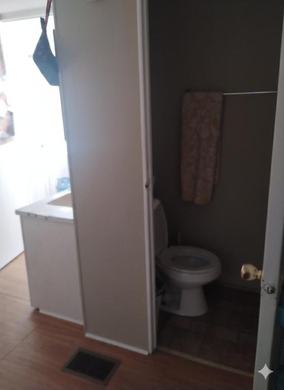 COUNTRY KNOLLS - Residential