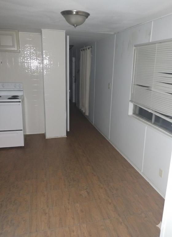 COUNTRY KNOLLS - Residential