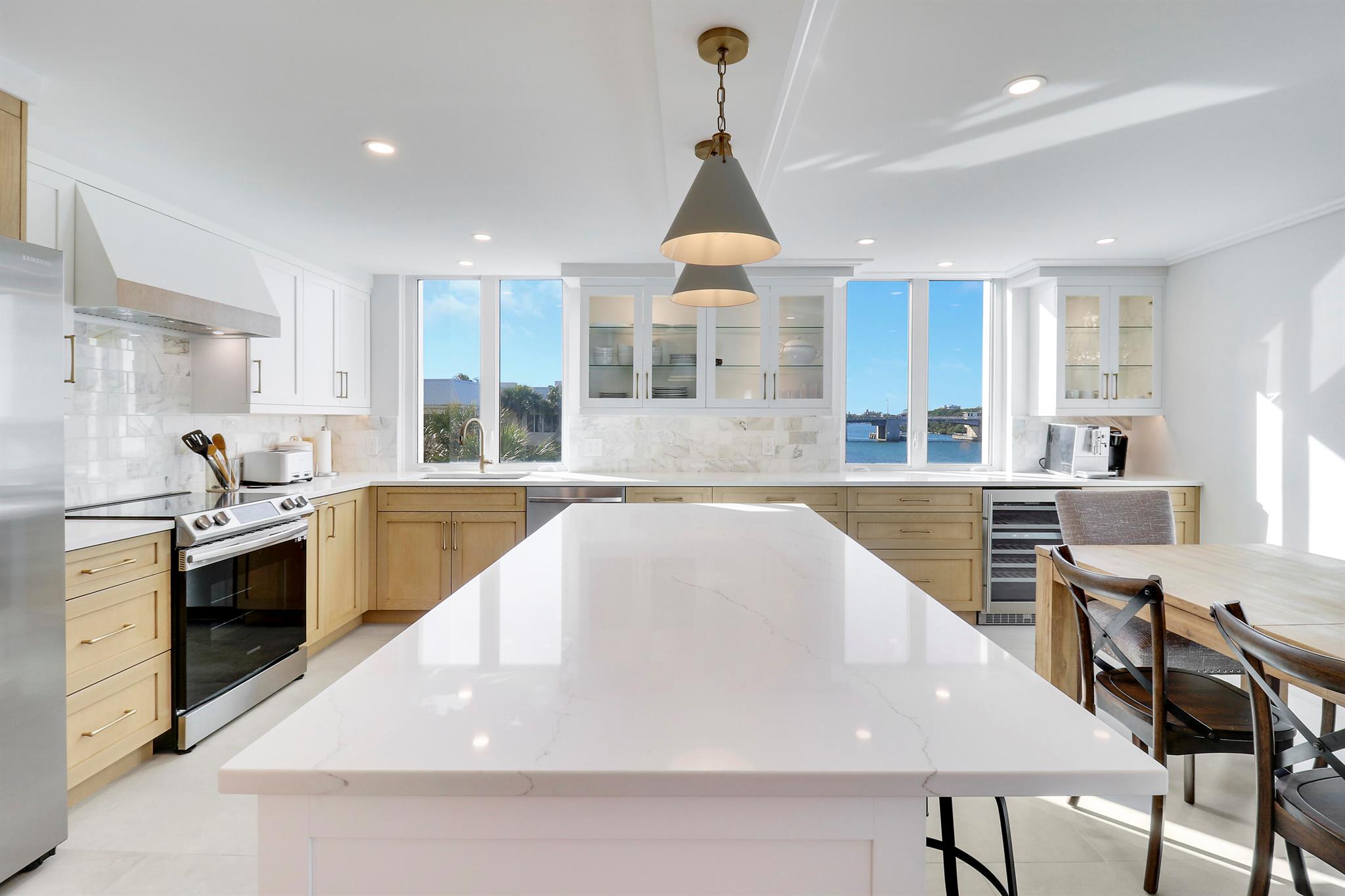LA MAR CONDO APTS DECL - Residential Lease