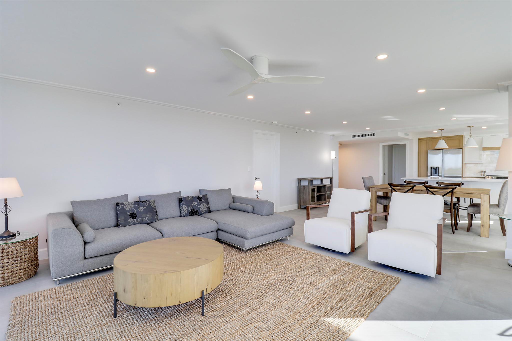 LA MAR CONDO APTS DECL - Residential Lease
