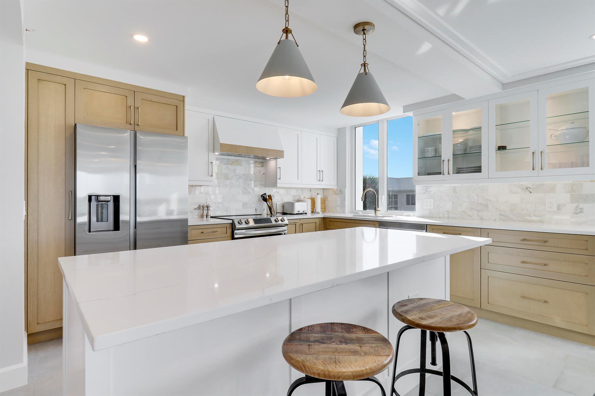 LA MAR CONDO APTS DECL - Residential Lease