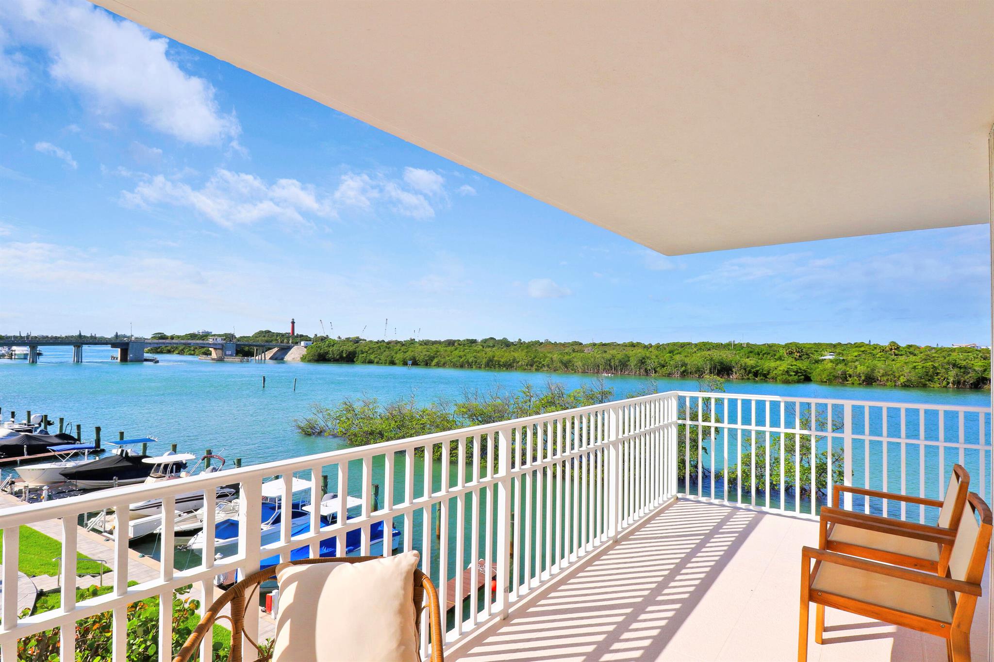 LA MAR CONDO APTS DECL - Residential Lease