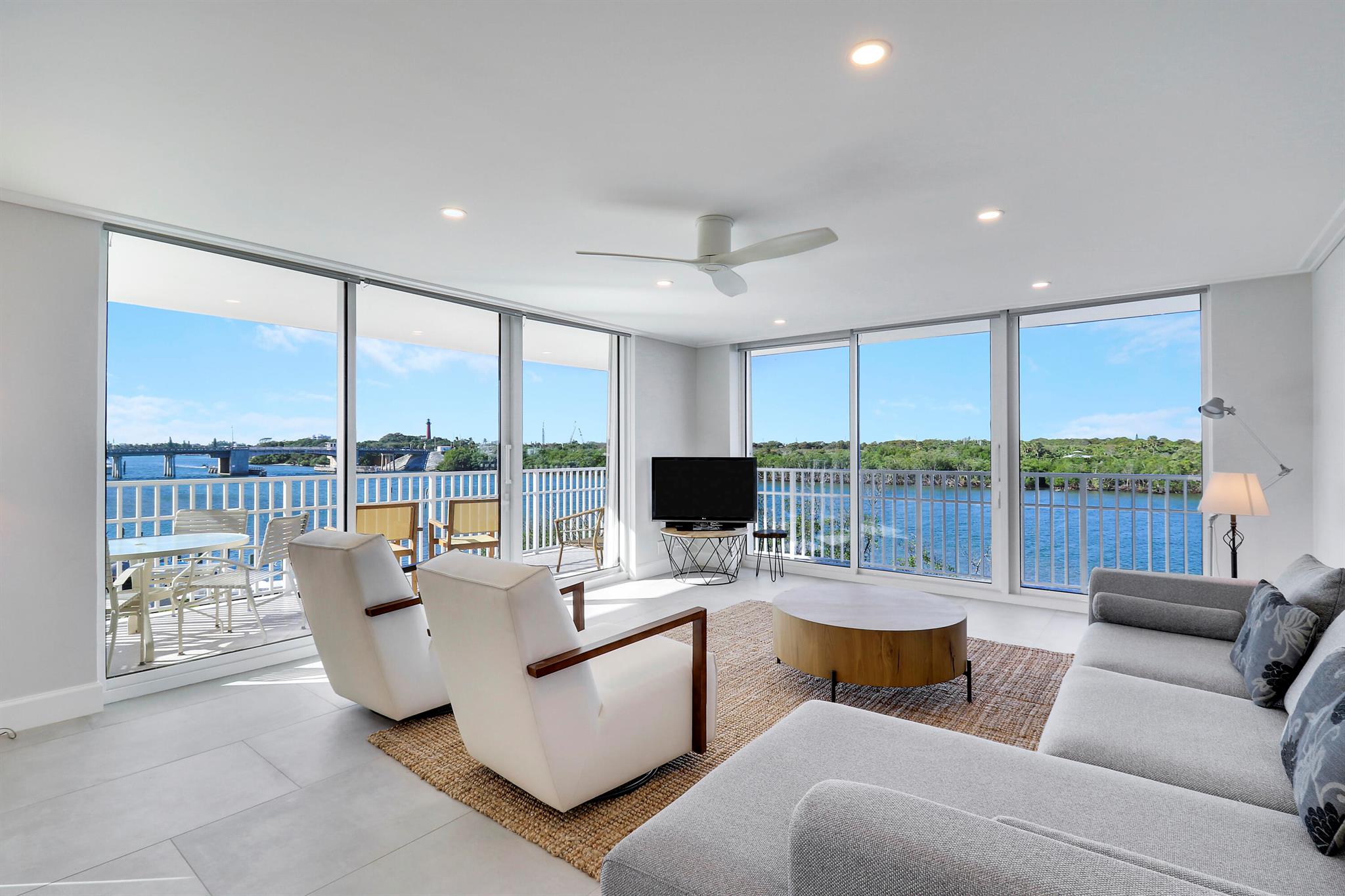 LA MAR CONDO APTS DECL - Residential Lease