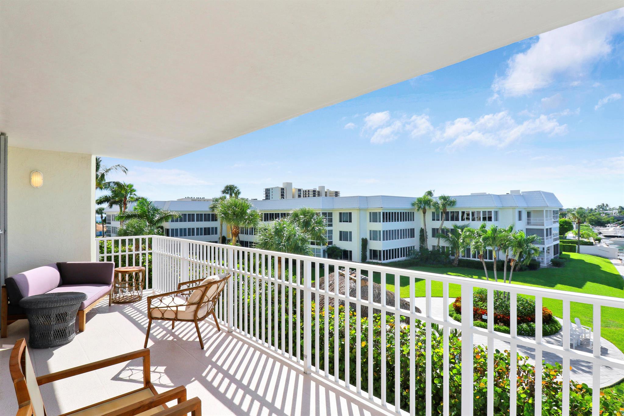 LA MAR CONDO APTS DECL - Residential Lease