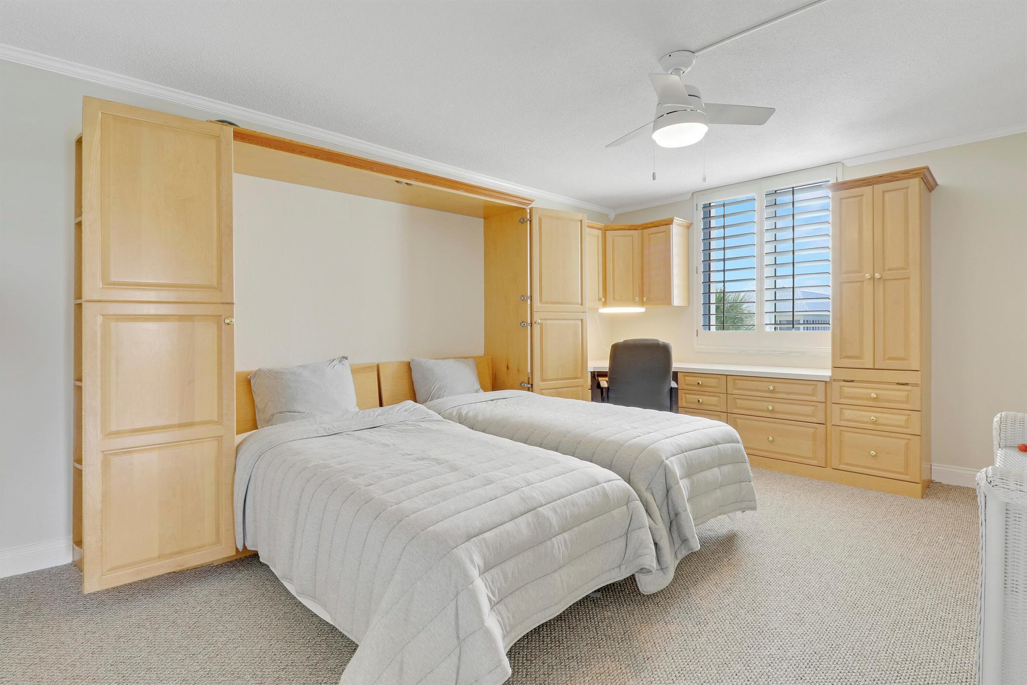 LA MAR CONDO APTS DECL - Residential Lease