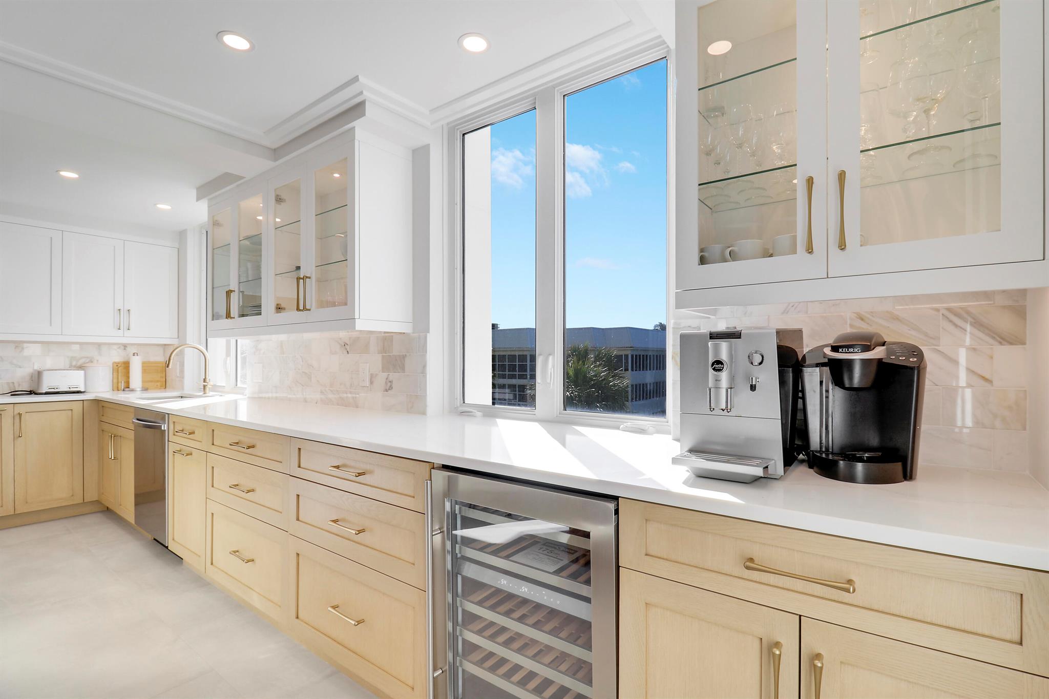 LA MAR CONDO APTS DECL - Residential Lease