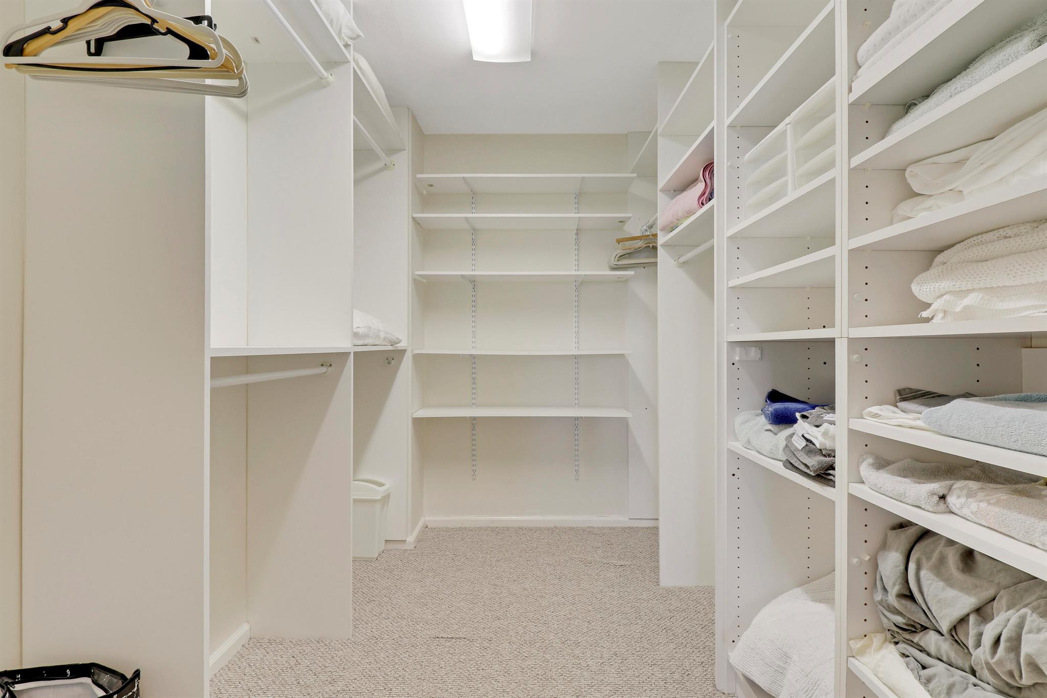 LA MAR CONDO APTS DECL - Residential Lease