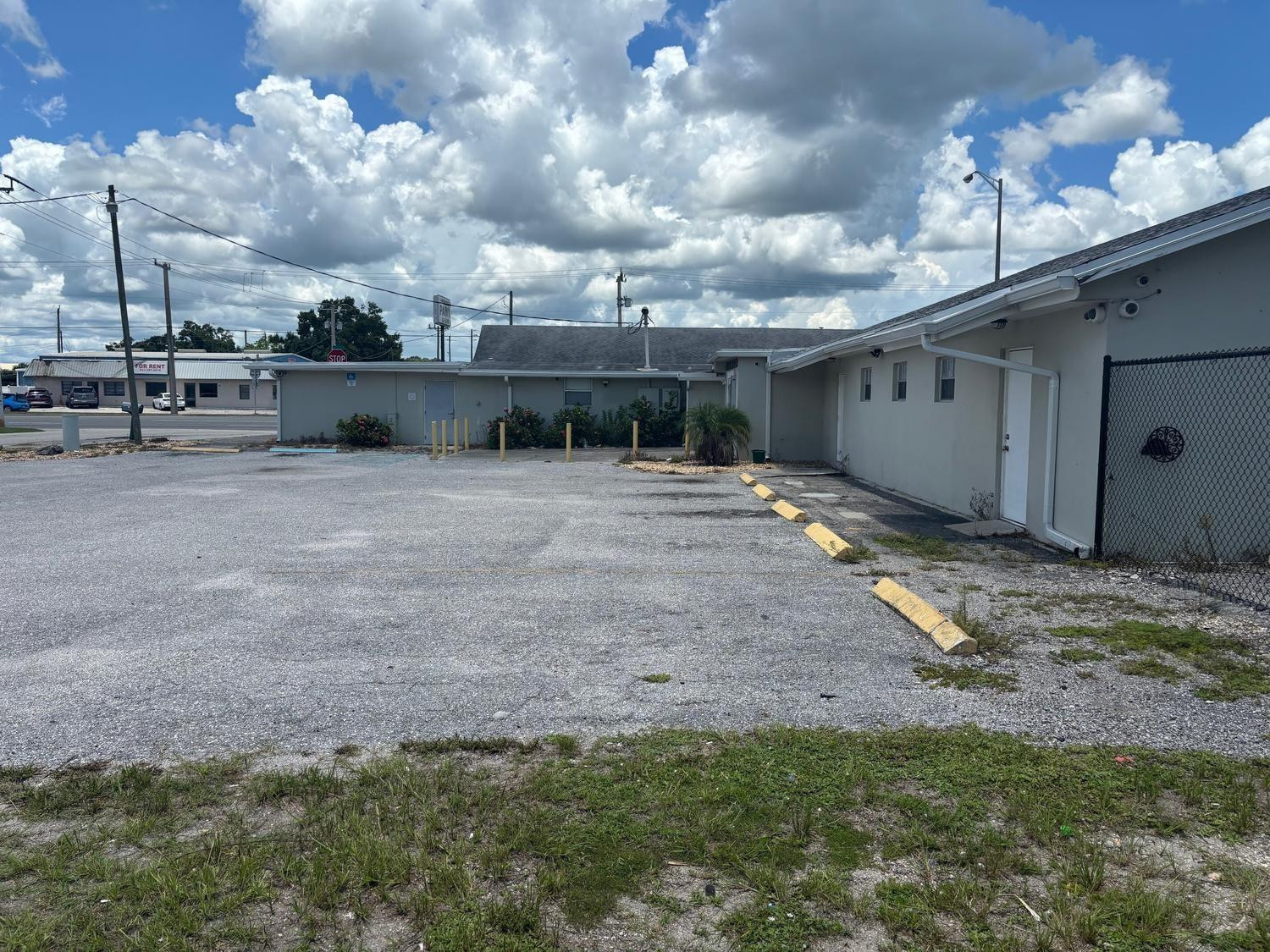 119 S Parrott Avenue