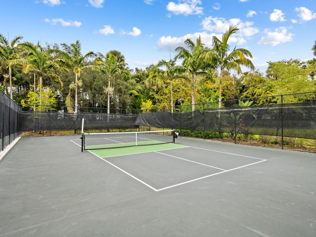 PALM MEADOWS ESTATES - Residential