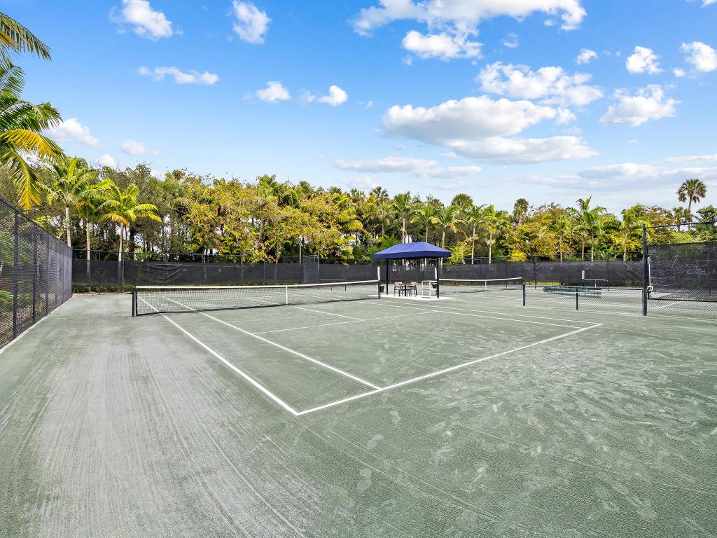 PALM MEADOWS ESTATES - Residential