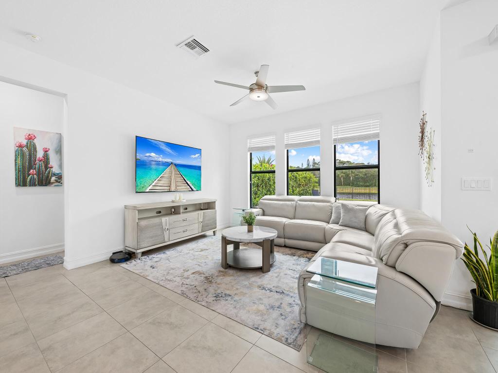 PALM MEADOWS ESTATES - Residential