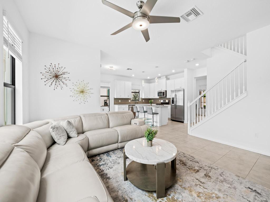 PALM MEADOWS ESTATES - Residential