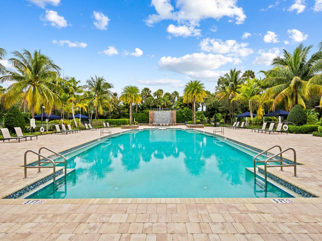PALM MEADOWS ESTATES - Residential