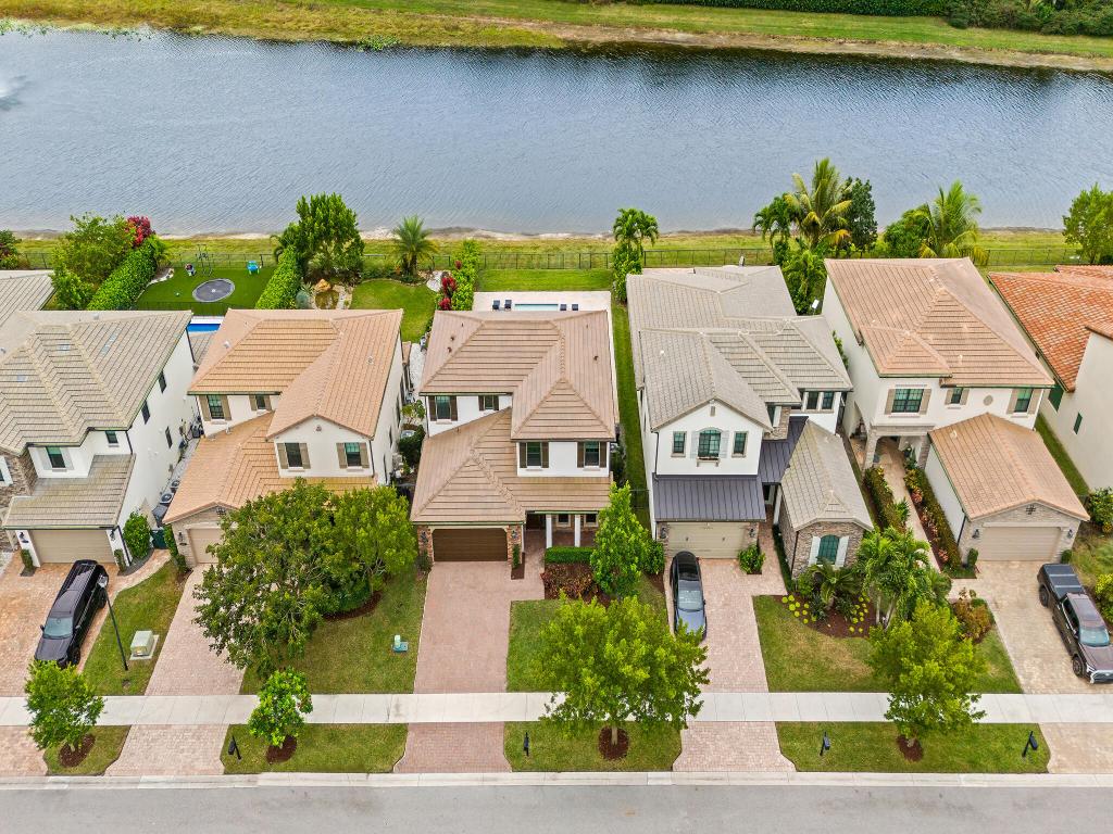 PALM MEADOWS ESTATES - Residential