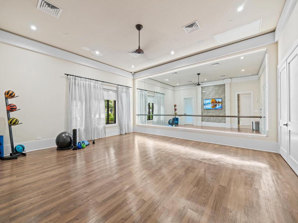 PALM MEADOWS ESTATES - Residential