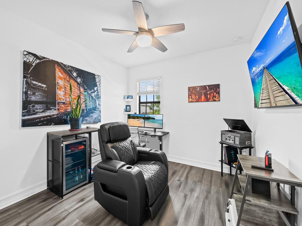 PALM MEADOWS ESTATES - Residential