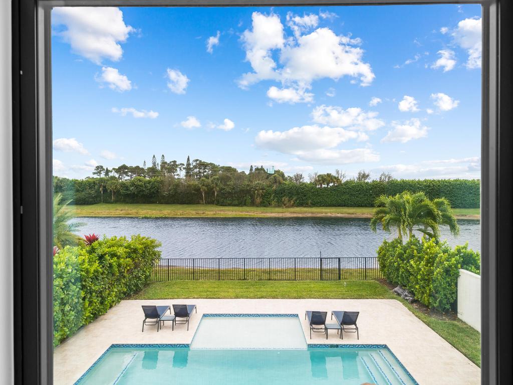 PALM MEADOWS ESTATES - Residential