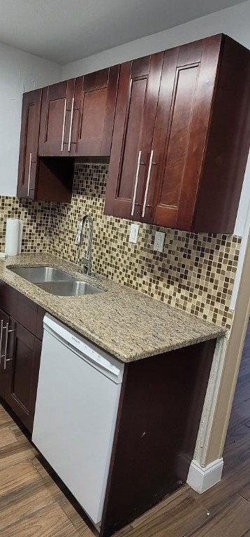 Collier Manor 34-45 B - Residential Lease