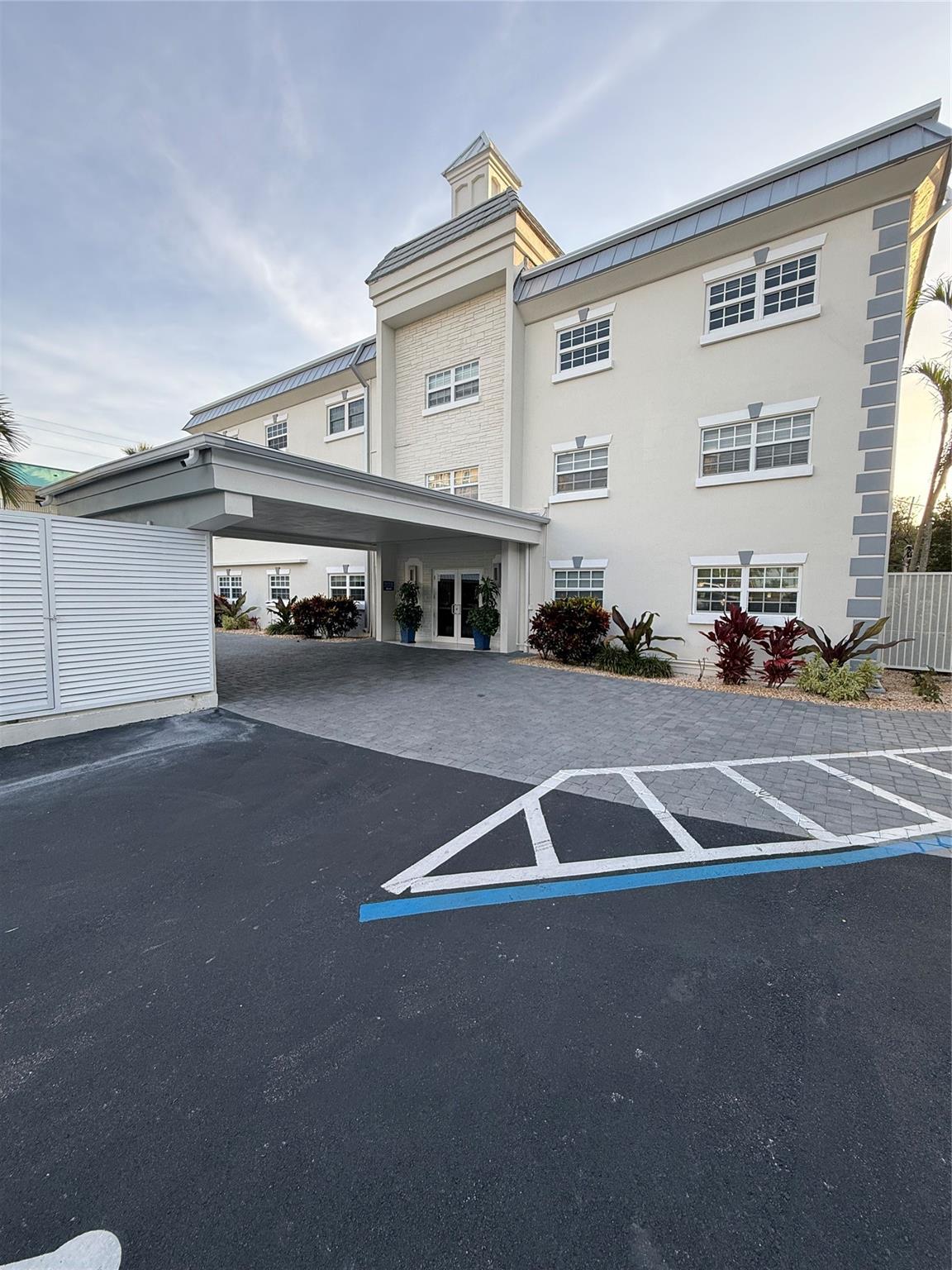 Whittier Towers Apts Asso - Residential Lease