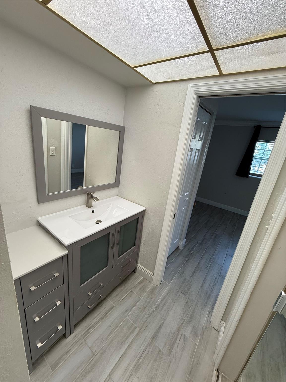 Whittier Towers Apts Asso - Residential Lease