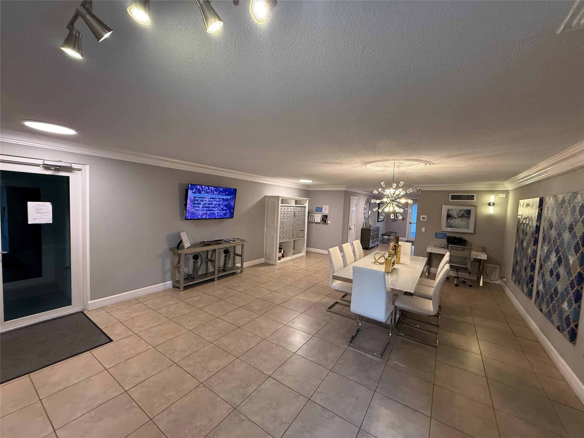 Whittier Towers Apts Asso - Residential Lease