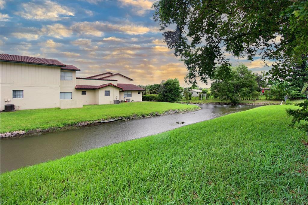 4087 Coral Springs Dr 2